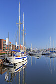 Boote im Neuen Hafen in Bremerhaven, Hansestadt Bremen, Nordseeküste, Norddeutschland, Deutschland, Europa