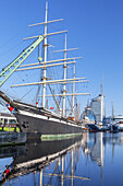 Hafen mit Atlantik Hotel Sail City in Bremerhaven, Hansestadt Bremen, Nordseeküste, Norddeutschland, Deutschland, Europa