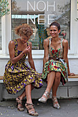 Fusion fashion, Dirndl a l'africaine, Nohnee, München, Bayern, Deutschland