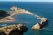 Castlepoint, Kalkstein Riff, Lagune, Leuchtturm, Bucht, Strand, Sicht von Castle Rock, Wairarapa Coast, Nordinsel, Neuseeland