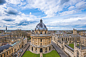 Radcliffe Kamera und die Ansicht von Oxford von St. Mary's Church, Oxford, Oxfordshire, England, Großbritannien, Europa