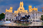 Fountain and Plaza de Cibeles Palace (Palacio de Comunicaciones), Plaza de Cibeles, Madrid, Spain, Europe