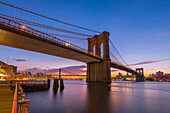 Brooklyn-Brücke und Manhattan-Brücke über, über East River, New York, Vereinigte Staaten von Amerika, Nordamerika
