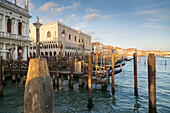 Dogenpalast und Canal Grande, Venedig, UNESCO Weltkulturerbe, Venetien, Italien, Europa
