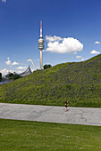 Zeltdach des Olympiastadion und Olympiaturm, Olympiapark, München, Oberbayern, Bayern, Deutschland
