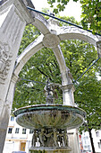 Fountain Reiherbrunnen, Regerplatz, Au, Munich, Upper Bavaria, Bavaria, Germany