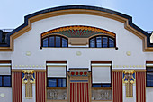 Art deco facade by Henry Helbig and Ernst Haiger, Roemerstrasse 11, Schwabing, Munich, Upper Bavaria, Bavaria, Germany