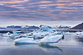 Sonnenuntergang, Eisberge, Spiegelung, Gletscher, Bucht, Berge, Island, Europa