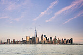 One World Trade Center, Manhatten Skyline, Hudson River, New York City, USA