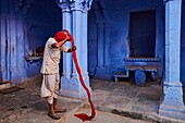 India, Rajasthan, Jodhpur, the blue city, turban man.