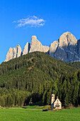 The Church of Ranui and the Odle group in the background, St, Magdalena Funes Valley Dolomites South Tyrol Italy Europe