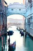 long exposure times, admiring the Bridge of Sighs in Venice