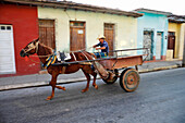 Caribbean, Cuba, Sancti Spiritus, Trinidad, horse and carriage in the city