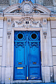 France, Paris 6th district, entrance porch of an old Haussmanian building in front of the Jardin du Luxembourg