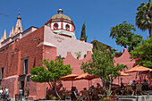 Mexico, State of Guanajuato, San Miguel de Allende, Restaurant terrace in Cuna de Allende, Casa Rosada Hotel