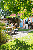 Gartencafe Sonntagsgrün, Garten, Mecklenburgische Seenplatte, Drispeth, Mecklenburg-Vorpommern, Deutschland, Europa