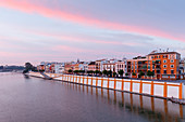 Barrio de Triana, Stadtviertel Triana, Rio Guadalquivir, Fluss, Calle Betis, Sevilla, Andalusien, Spanien, Europa