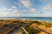 Küste, Cabo de Trafalgar, bei Los Caños de Meca, bei Vejer de la Frontera, Costa de la Luz, Atlantik, Provinz Cadiz, Andalusien, Spanien, Europa