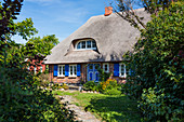 ' thatched house, Middelhagen, Rügen Island, Mecklenburg-Western Pomerania; Baltic Sea, Germany, Europe'