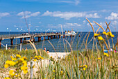 Seebrücke und Strand, Ostseebad Göhren, Insel Rügen, Mecklenburg-Vorpommern, Ostsee, Deutschland