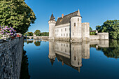 Castle and its moat, Sully-sur-Loire, UNESCO World Heritage Site, Loiret, Centre, France, Europe