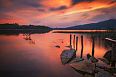 Sonnenuntergang am See Pusiano von Garbagnate Rota, Como und Lecco Provinz, Brianza, Lombardei, Italien, Europa