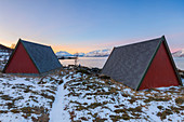 Fishing village in Lattervick overlooking the fjord,  Lattervik, Ullsfjorden, Lyngen Alps, Troms, Norway, Lapland, Europe
