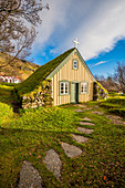 Hof, Ostsee, Island, Nordeuropa, Die älteste Rasen- und Holzkirche in Island