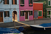 Europa, Italien, Veneto, Venedig, Sonnenstrahl unter den Farben von Burano