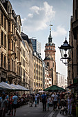 Nikolaikirche in den Gassen von Leipzig, Sachsen, Deutschland