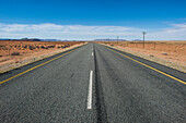 Straße Nummer 7, die nach Namibia, Südafrika, Afrika führt