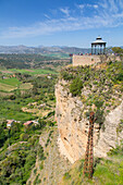 Blick auf die andalusische Landschaft und Alameda Del Tajo, Ronda, Andalusien, Spanien, Europa
