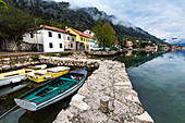 Das Dorf Muo, das Kotor über die Bucht, Montenegro, Europa