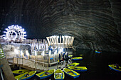 Unterirdischer See im Salzbergwerk, Salina Turda Museum in Siebenbürgen, Rumänien, Europa