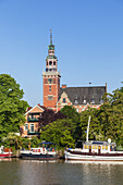 Town hall in the historic old town by the harbour of Leer, East Frisia, Friesland, Lower Saxony, Northern Germany, Germany, Europe