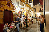 Altstadtkneipe im Barrio Sabnta Cruz, , Sevilla, Andalusien, Spanien, Europa