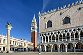 Markusplatz, Campanile di San Marco und Dogenpalast, Venedig, UNESCO Weltkulturerbe Venedig, Venetien, Italien