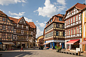 Platz an der Salzbrücke mit bunten Fachwerkhäusern, Schmalkalden, Thüringen, Deutschland, Europa