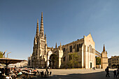 Place Pey Berland mit der Kathedrale (Cathédrale Saint-André), Bordeaux, Gironde, Nouvelle-Aquitaine, Frankreich, Europa