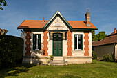 'Kleines historisches französisches Haus mit Namen ''Antonia'', Bordeaux, Gironde, Nouvelle-Aquitaine, Frankreich, Europa'