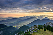 Wolkenstimmung über Chiemgauer Alpen und Inntal, vom Wildalpjoch, Sudelfeld, Mangfallgebirge, Bayerische Alpen, Oberbayern, Bayern, Deutschland