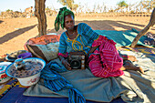 Peul Dorf Frau, Senegal, West Afrika, Afrika