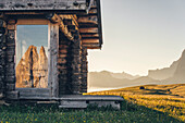 Alpe di Siusi/Seiser Alm, Dolomites, South Tyrol, Italy, Sunrise on the Alpe di Siusi