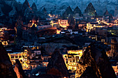 Nachtlichter von Göreme, Göreme, Kappadokien, Türkei