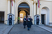 Die Wachablösung im Schloss Prag Tschechische Republik Europa