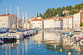 Piran, Slowenisch Istria, Slowenien, Der Hafen bei Sonnenuntergang
