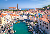 Piran, Slowenisch Istria, Slowenien, Erhöhter Ansicht des Stadthafens