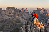 Sexten, Dolomiten, Südtirol, Provinz Bozen, Italien, Blick vom Gipfel des Monte Paterno / Paternkofel