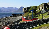 Mauer und Garten, bei Elgol mit den Cuillins, Isle of Skye, Schottland