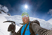 Ein Porträt von Ski Mountaineer auf Denali-Nationalpark in Alaska